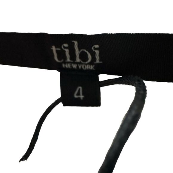 Tibi White Off Shoulder Lacy Eyelet Top
Size 4 small Florals - Picture 11 of 11